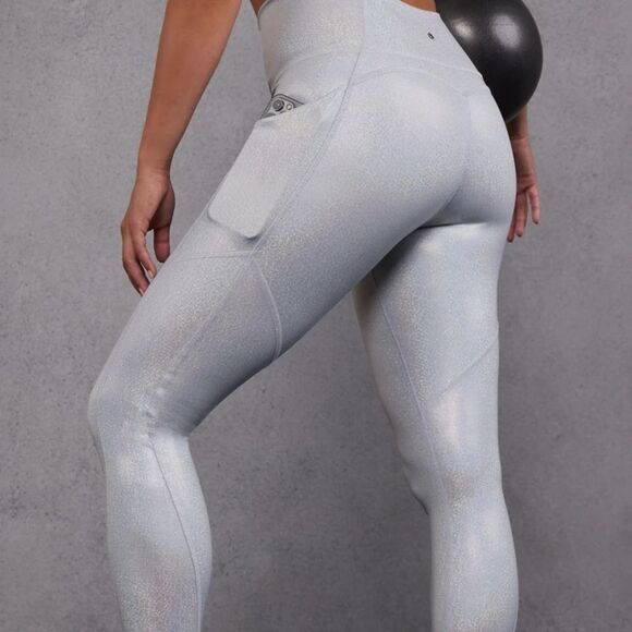 Fabletics Oasis PureLuxe High-Waisted Legging Glitter Hologram Silver M NWT - Picture 1 of 5